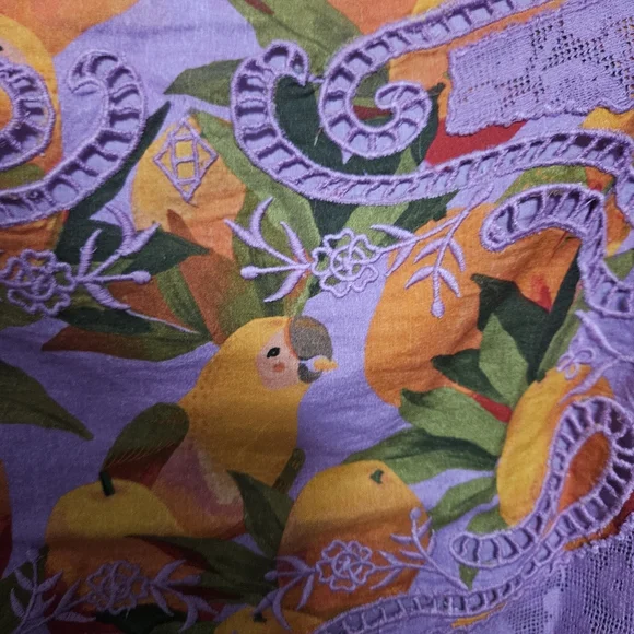 Farm Rio Lilac Mango Macaws Blouse. - Picture 5 of 11